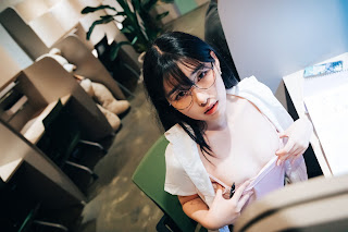 [Loozy] Sonson (손손) – Reading Room
