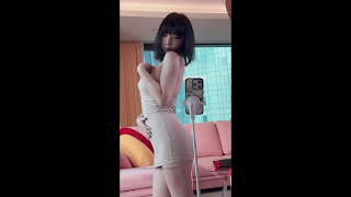 Kang In-kyung (강인경) – Mirror Posing