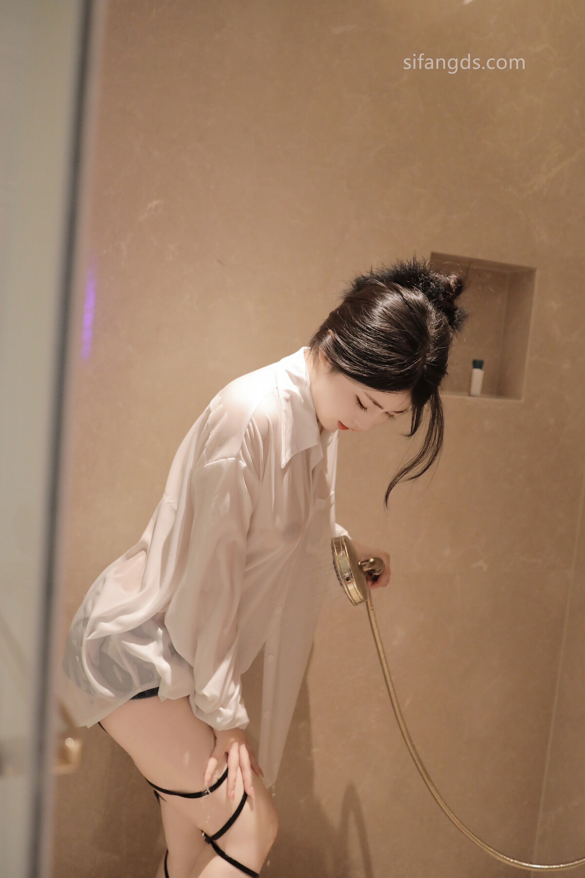 XR Uncensored Chen Xiao Hua 陈小花 – R18 秀人网模特 浴室中的激情 Part01 (47P – 8V)