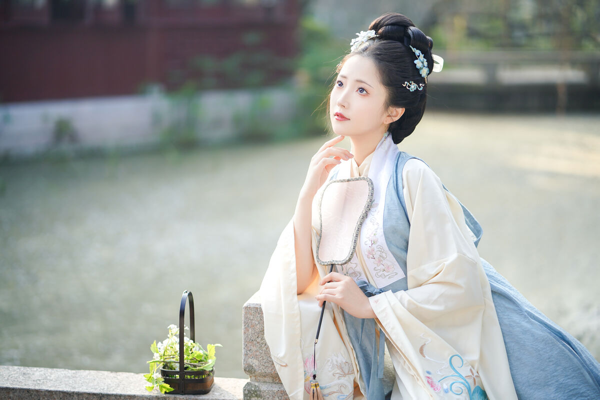 YiTuYu艺图语 Vol.8507 兔牙w (24P)
