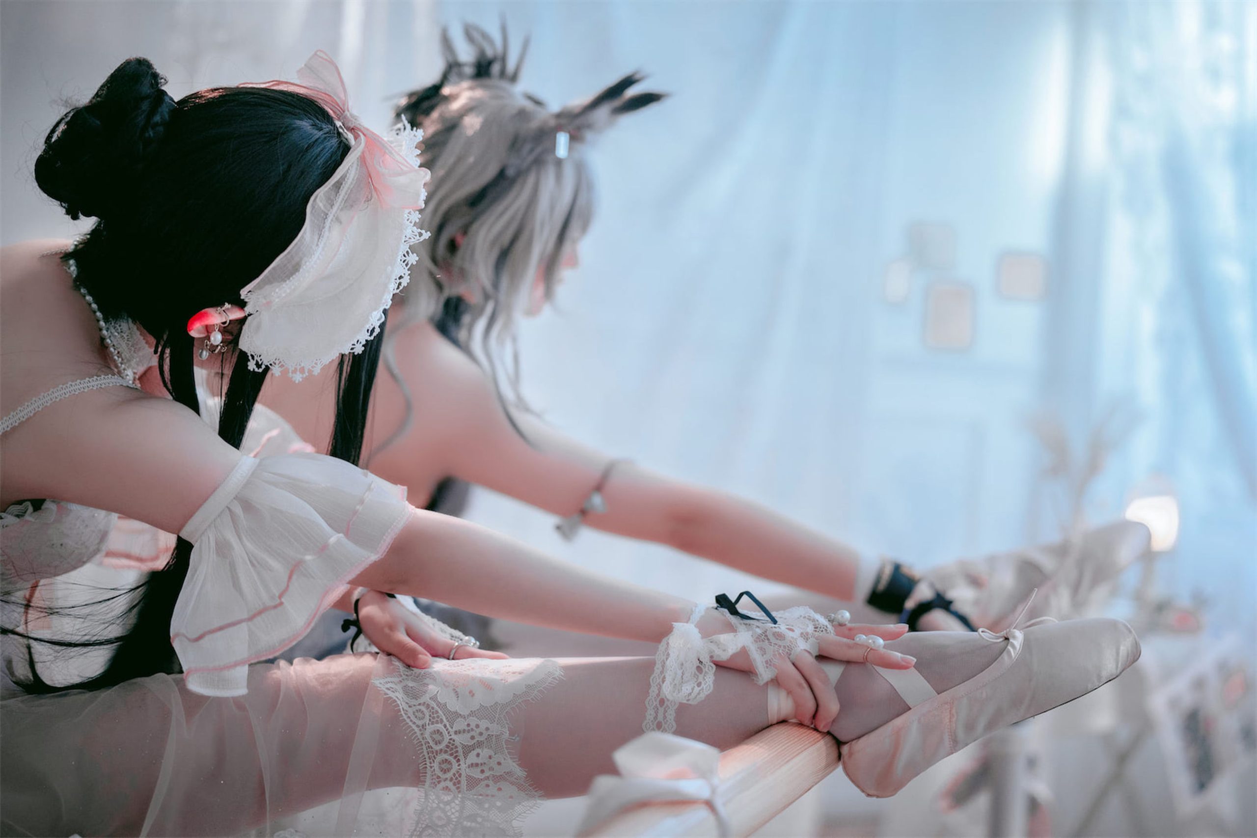 [福利COS] 可爱人气Coser面饼仙儿&半半子 - Arknights 黑x森蚺バレエ