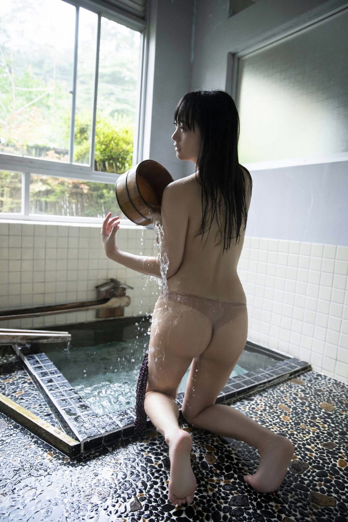 YS Web 2020-12-09 Vol.901 Mariko Seyama 脊山麻理子 – 才女アナウンサーの愛人遊戯