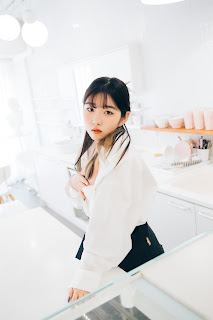 [Loozy] Sonson (손손) – Nude Apron
