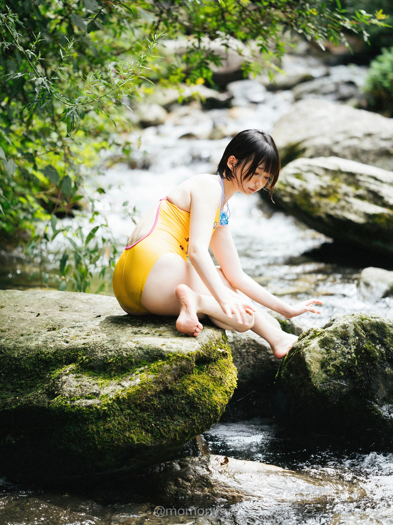 Shizuku しずく, 写真集 Fantia 原魔物喵 「夏の小川」 Set.01