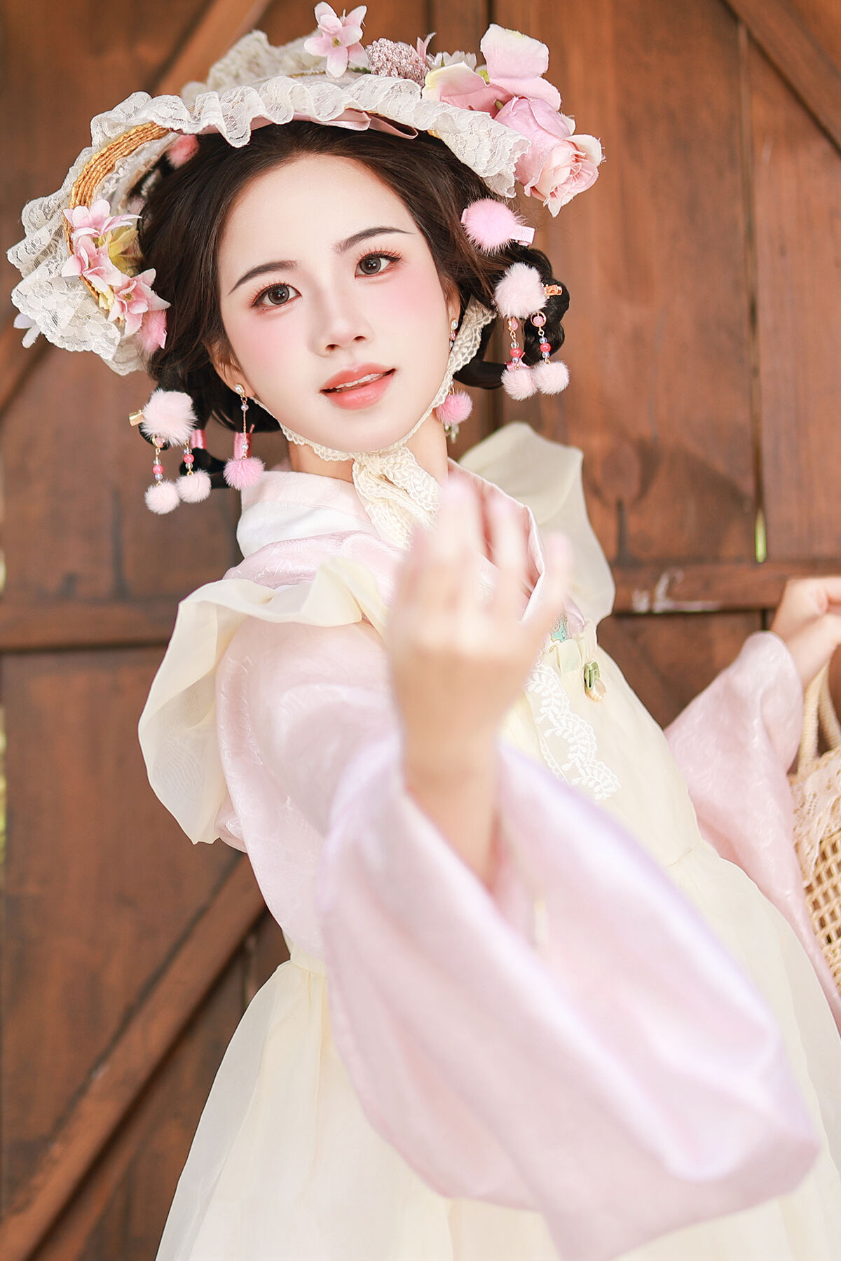 YiTuYu艺图语 Vol.8115 小杜同学 (23P)