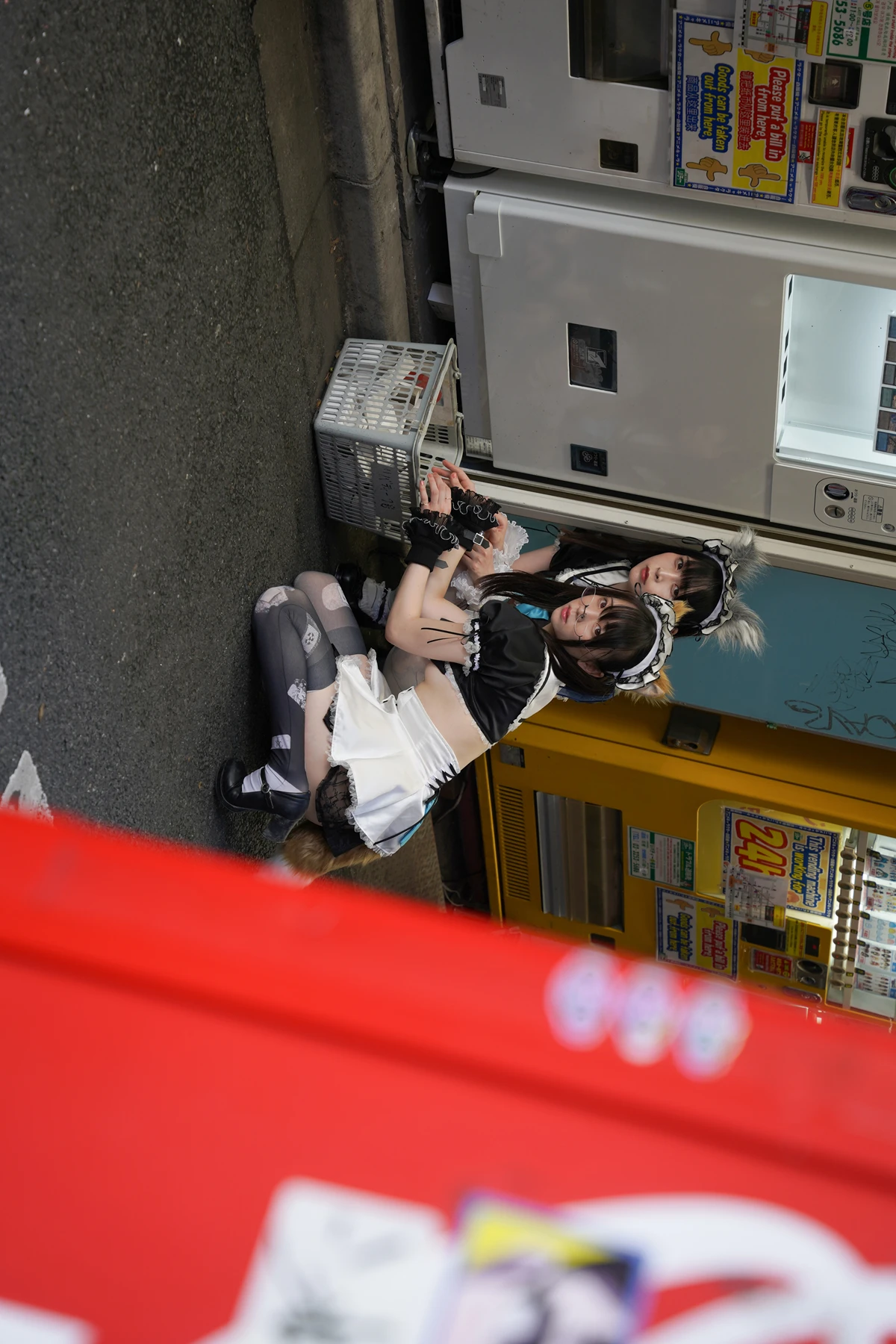 Sui Utatane うたたね翠, Mizuna Shione 水那しおね, 写真集 「野生のメイドがあらわれた！」 Set.02