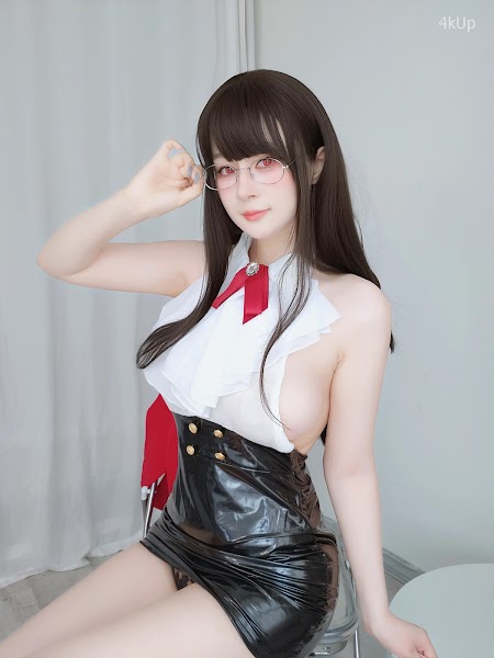 Coser@白银81 [Fantia] 2024年11月会员合集（16套）