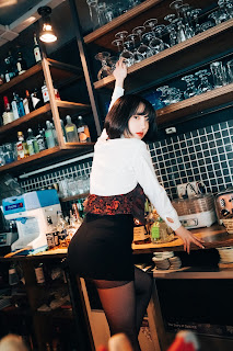 [Loozy] Son Ye-Eun (손예은) – Tainted Love Bar