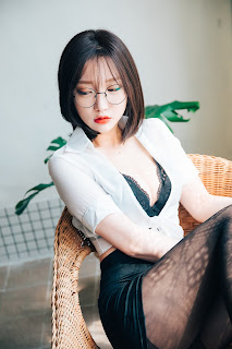 [Loozy] Son Ye-Eun (손예은) – Officegirls Vacation Vol.1