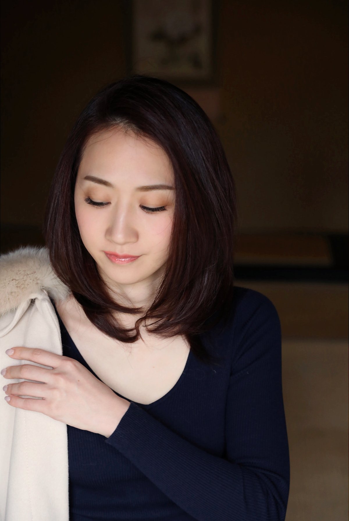 JP Mito Kana 水戸かな – 花を愛でる人