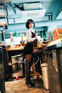 [Loozy] Son Ye-Eun (손예은) – Tainted Love Bar