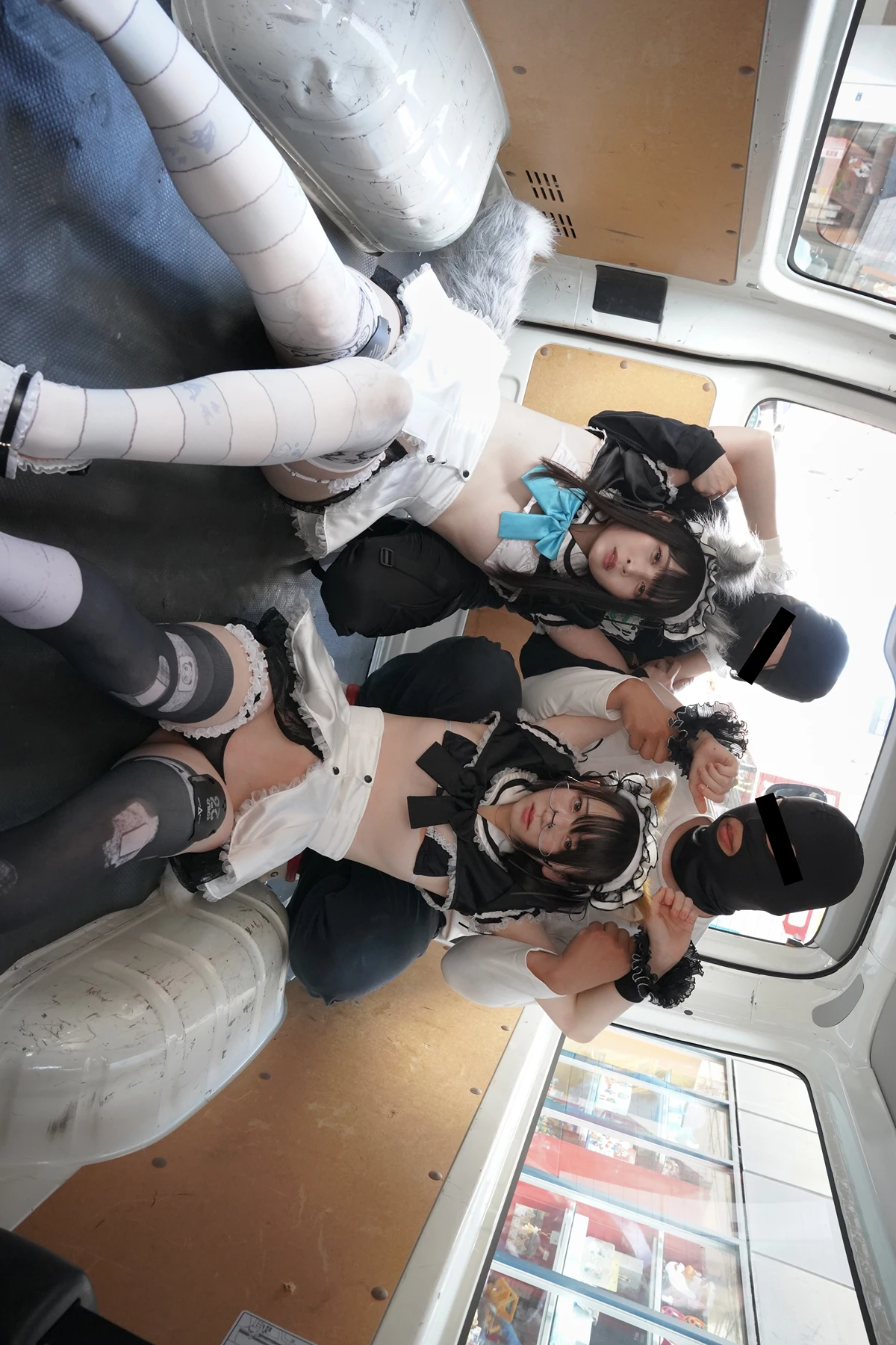 Sui Utatane うたたね翠, Mizuna Shione 水那しおね, 写真集 「野生のメイドがあらわれた！」 Set.04