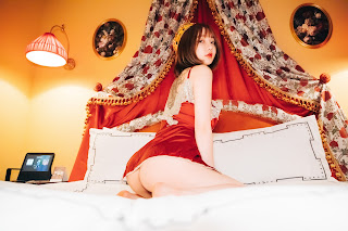 [Loozy] Son Ye-Eun (손예은) – Halloqueen (S.Ver)