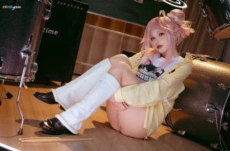 咬一口兔娘(Yiko湿润兔) – 悠闲夏日 蓝色档案[102MB-50photos]