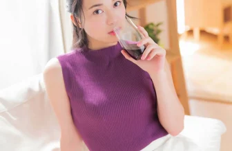 [山中知恵] 白嫩美乳身材令人著迷….性感曲線一覽無遺 (20 Photos)