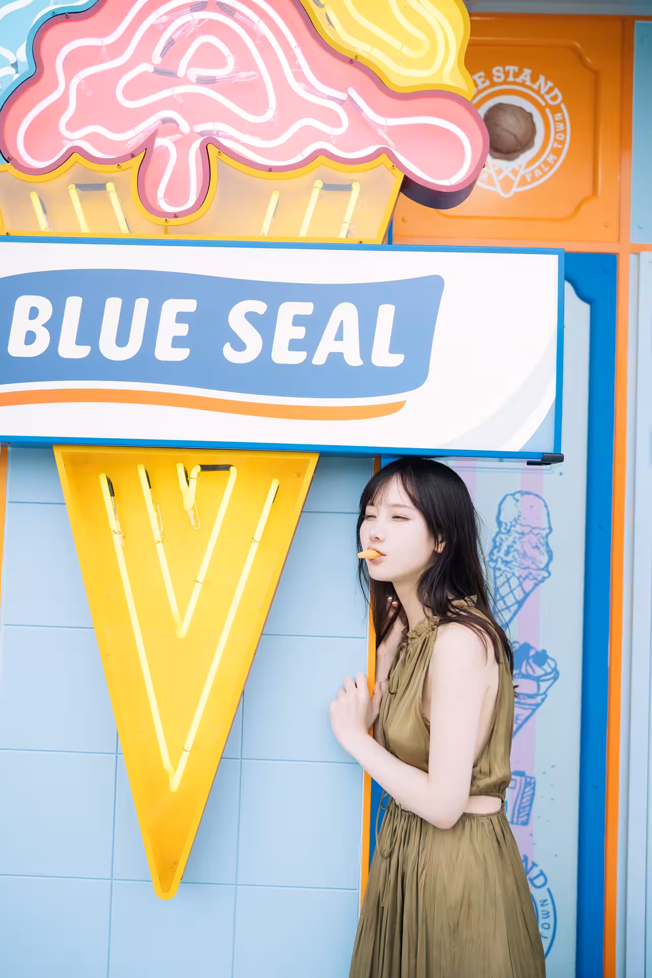 (小野六花) 甜美笑容底下暗藏氣質 身材沒想到很有料 (20P)