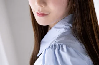 [海老咲あお] 豪乳身材大方展現！讓人著迷 (23 Photos)