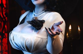 Bishoujo Mom – Lady Dimitrescu