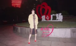 [網路收集]福利姬-櫻玉花子 露臉商場外拍福利圖 (47P)