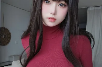 [cosplay] 女主K – 红色毛衣的丰满妹妹[457MB-103photos]