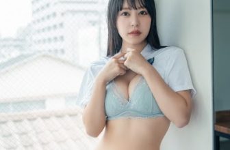 Mina Pochico (音羽美奈) First Photobook
