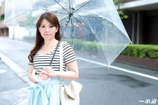 (上原茉莉咲)下雨天跑去朋友家躲雨殊不知就被搞上了(55P)