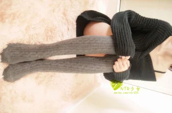 [網路收集系列]福利姬-NTR少女《 黑色毛衣過膝襪紫薇》無聖光大尺度VIP福利帖[23P] (23頁)