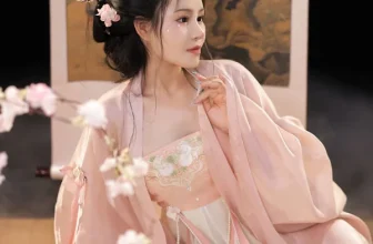 極品福利姬桃暖醬 – 漢服古風入夢