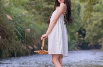 黏黏团子兔 – 八月订阅『溯溪之夏』>