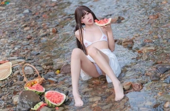 黏黏团子兔 – 八月订阅『溯溪之夏』>