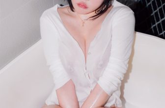 Jisu A 안지수, Photobook ‘Good Day’ Set.01