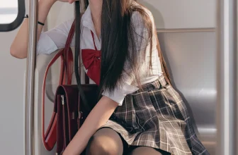 黏黏团子兔（咬一口兔娘）- 电车惊魂>