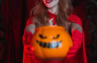 Nomiteee – Scarlet Witch