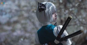 腥味猫罐 – 半妖庭师[70MB-15photos]