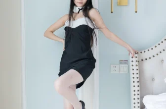 BoBoSocks袜啵啵 甜甜圈 高跟鞋、油亮薄白丝、裸足、踩小人和奶油泡芙剧情[2889MB-172photos]