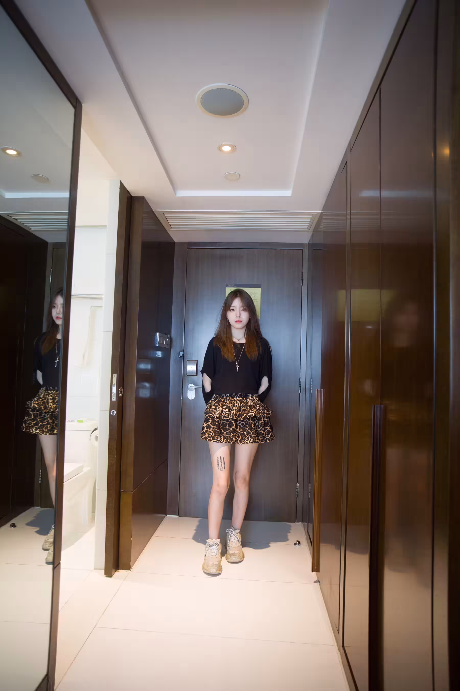 不知名國模大尺度人體私拍【Photo】【希威社】(2020-08-18) (620 Photos)