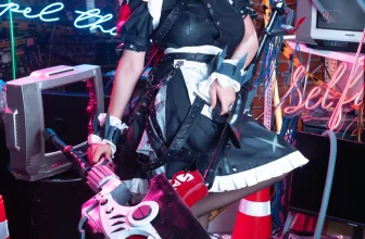 日本性感蘿莉Byoru-愛蓮喬主題性感黑色帶子情趣服飾配黑絲襪秀惹火身材撩人誘惑寫真60P