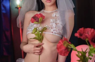 [Kim Hyoyeon ] 白嫩飽滿的完美奶球快要掉出…. (46 Photos)