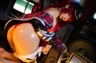 蠢沫沫 – Hololive 寶鐘瑪琳 船長