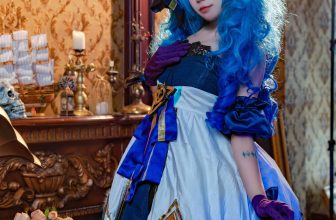 Cosplay 咬一口兔娘 兔兔班车 格温