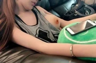 [網路收集]福利姬-Uber妹 完美的雙峰水水的美穴 (26P)