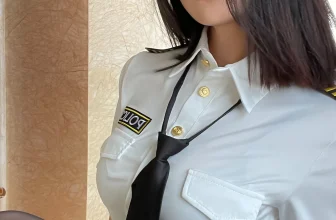 年年 – 空姐制服 (82 Photos)