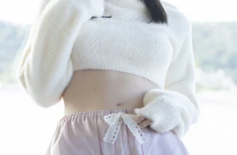 [由良ゆら] 甜美小可愛 露出嫩白美胸好看了好害臊 (25 Photos)