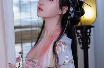 年年 – 霓裳 (50 Photos)