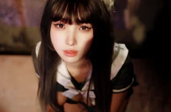 慕慕Momo – 8K 馴服狼少女[193MB-35photos]