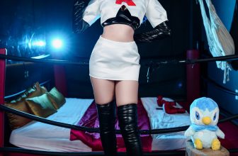 Cosplay ZinieQ Dawn Pokemon in Team Rocket Costume