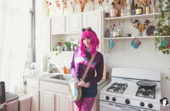 （（Suicide Girls）2025年6月22日 – Skygraves – 通過子空間高速公路（56p）