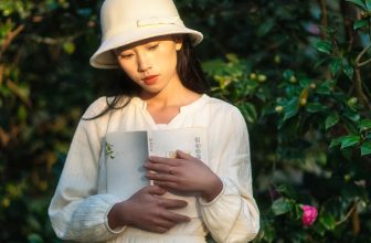 YiTuYu艺图语 Vol.8584 Zhong Ting Er (22P)