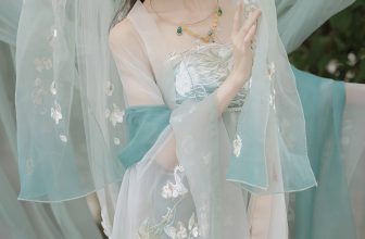 YiTuYu艺图语 Vol.8607 Bao Zou Qi Qi (18P)